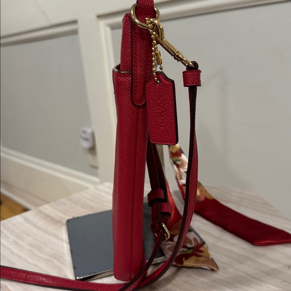 Coach Bag Kitt Messenger Red Leather Crossbody - Picture 6 of 17